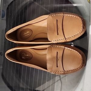 Clarks Women's Tan Loafers